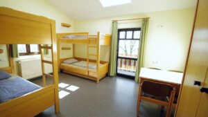 djo landesheim gruen mittleres geschoss 4 bettzimmer 03