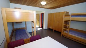 DJO Landesheim Rot, mittleres Geschoss, 4 Bettzimmer 02