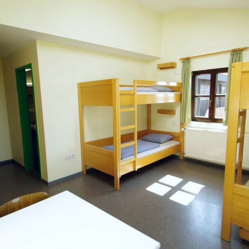 djo landesheim gruen mittleres geschoss 4 bettzimmer 05